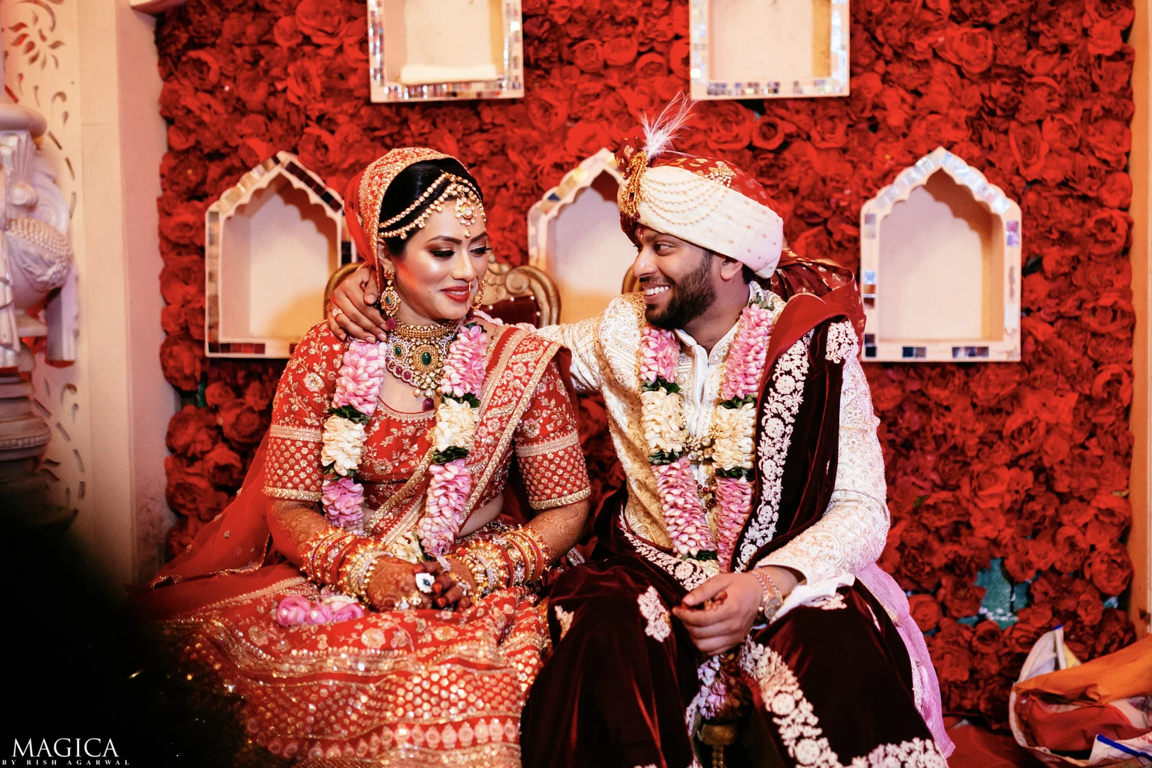 Funny Couple Poses For A Memorable Wedding in 2020